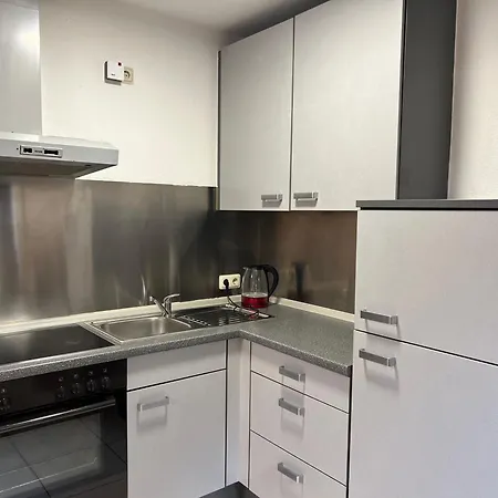 Apartmenthaus Reulandstrasse 16 *